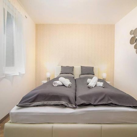 Grace Pine Apartment 1 Budapest Exterior foto