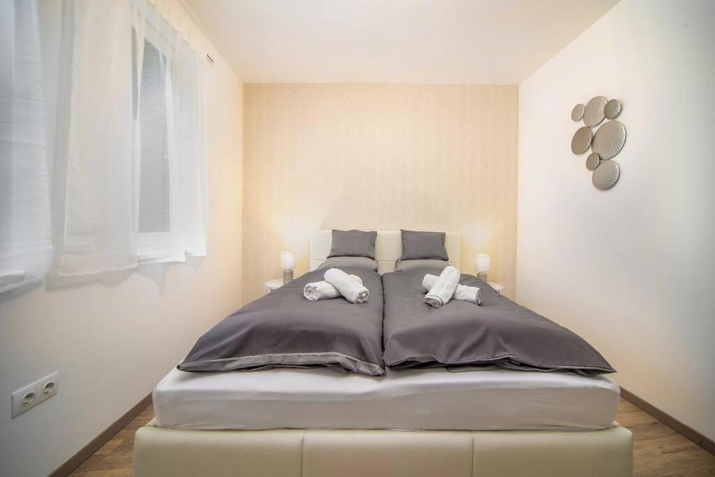 Grace Pine Apartment 1 Budapest Exterior foto