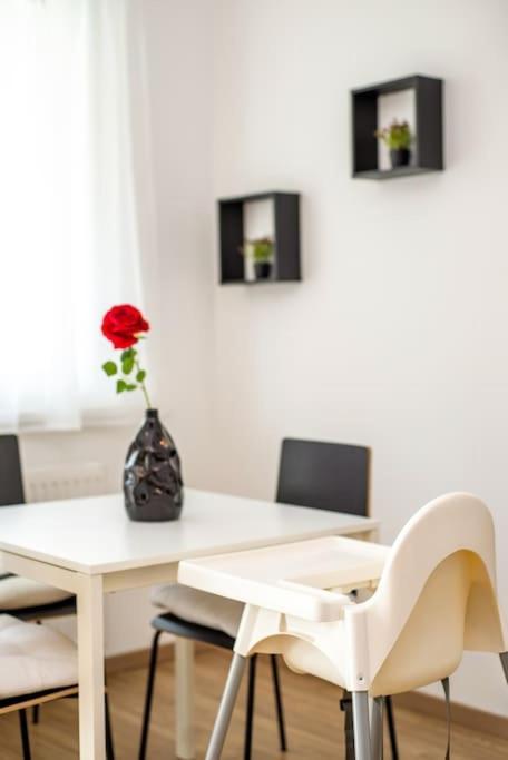 Grace Pine Apartment 1 Budapest Exterior foto